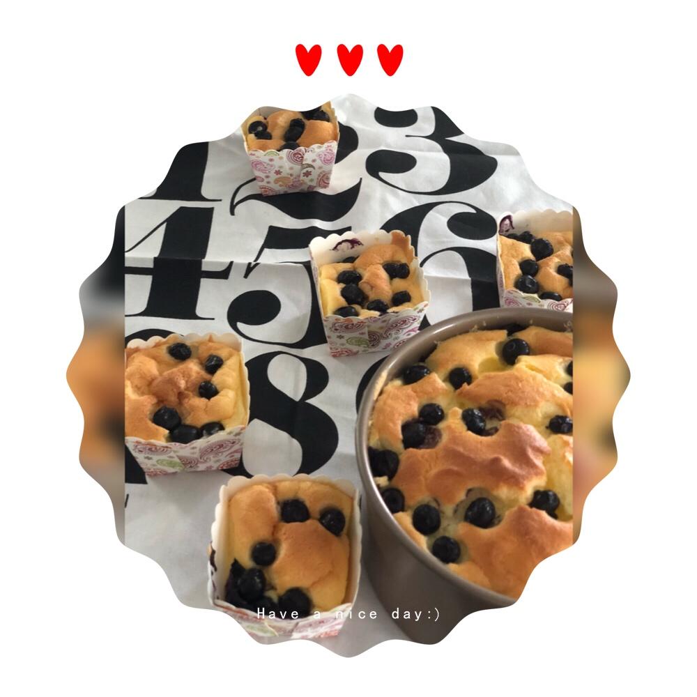 媲美轻乳酪--[酸奶蓝莓蛋糕]