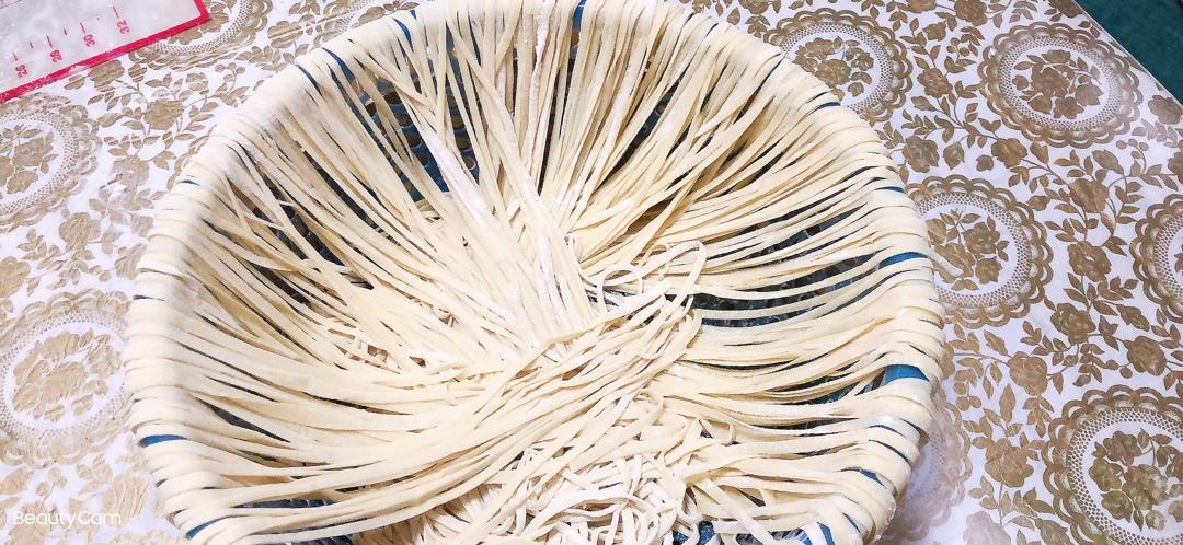 自制彩色手工面条/挂面