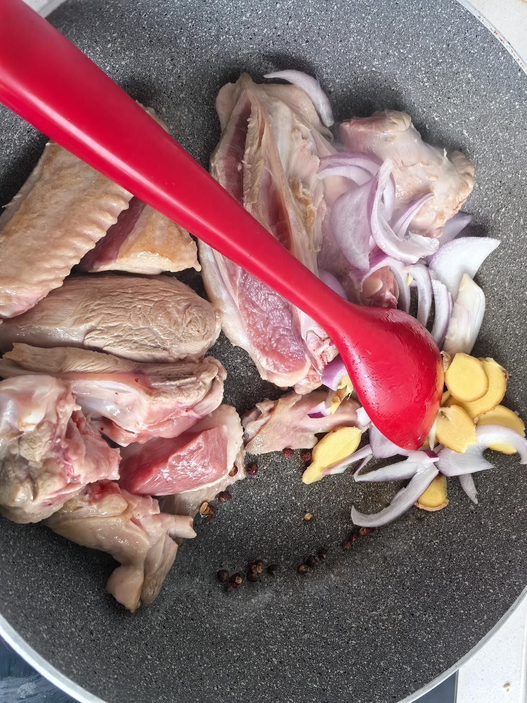 啤酒麻鸭炖豆腐