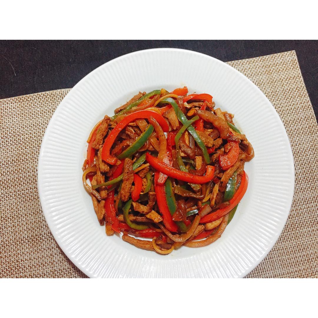 黑椒牛柳炒意面