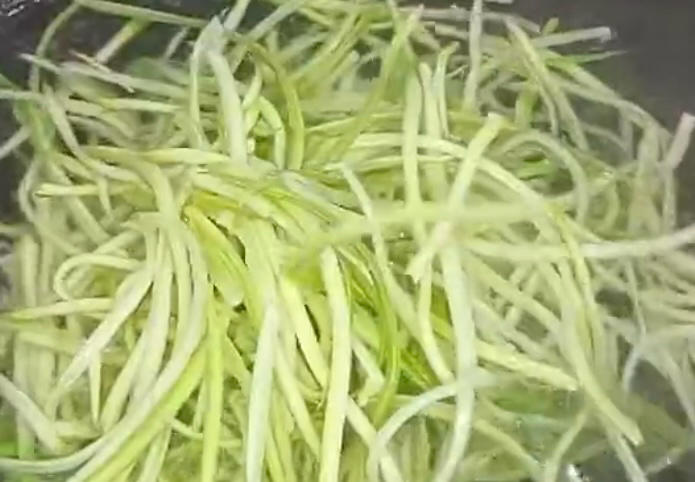 凉拌/捞汁西葫芦丝