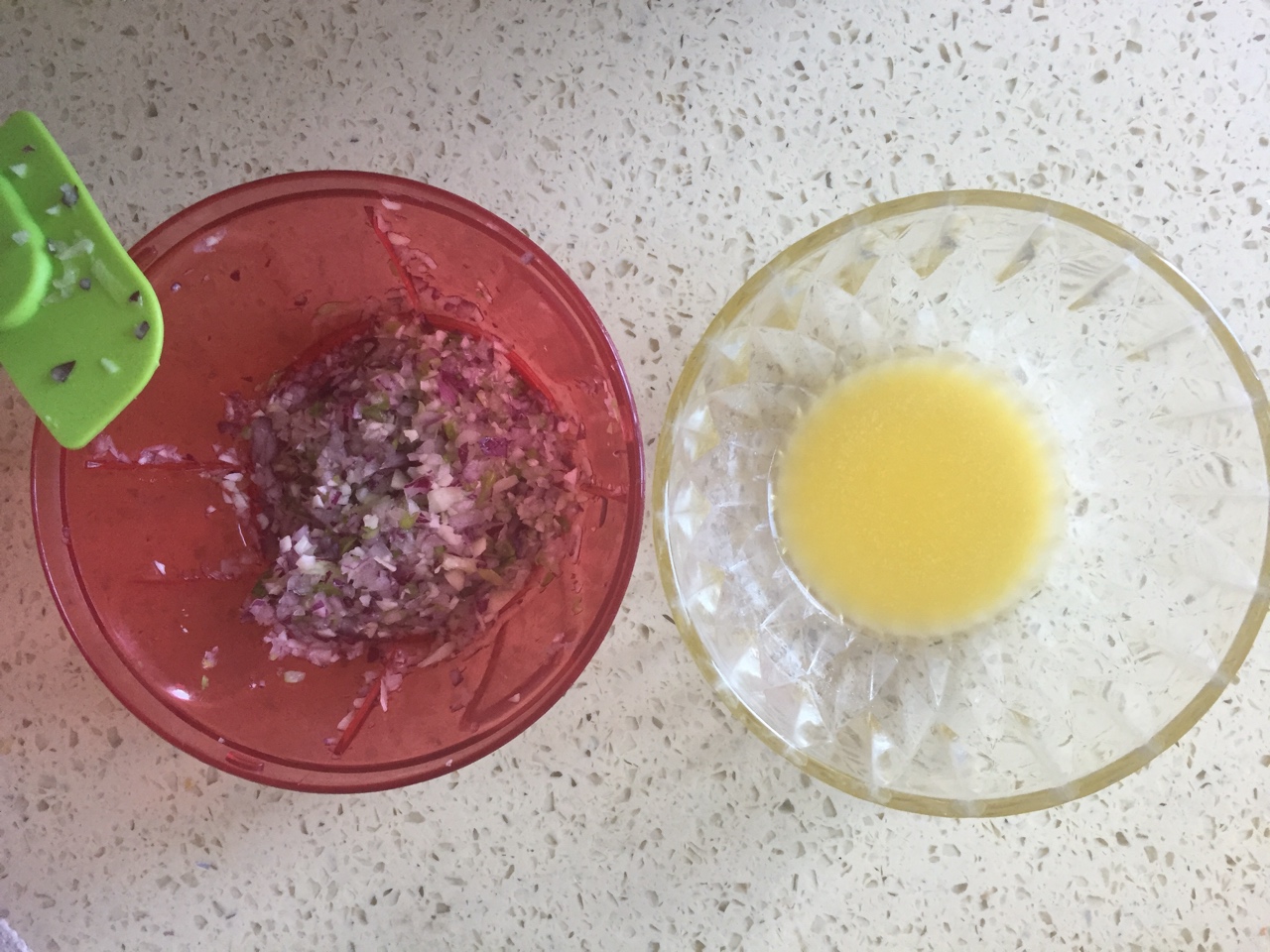 葱蒜黄油烤馍的做法 步骤1