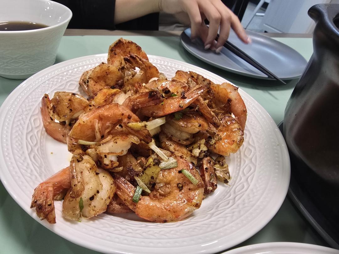 懒人版“胡椒虾”，没有秘诀没有特别调料超简单超好味而且适合宴客