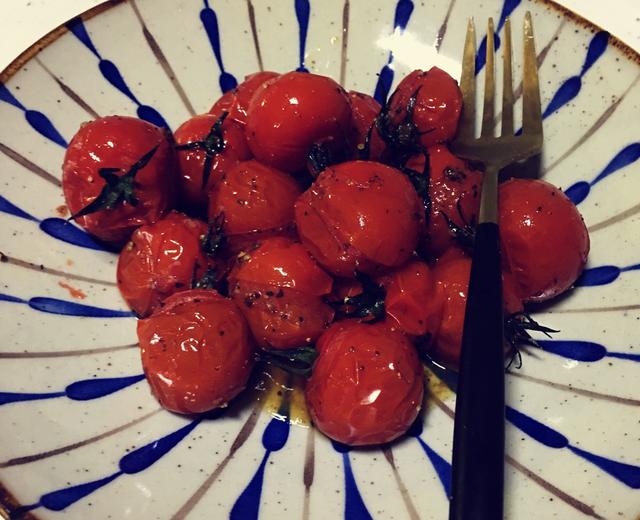 〖快手烤箱菜〗烤樱桃番茄的做法