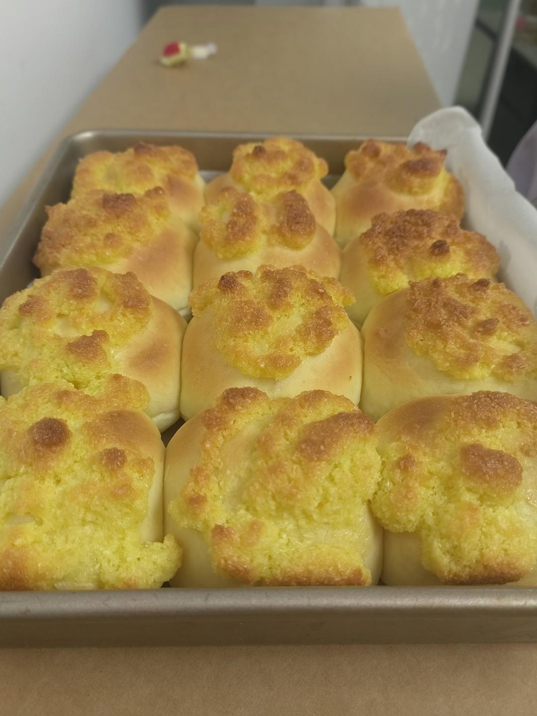 一次发酵同样松软的椰蓉小面包