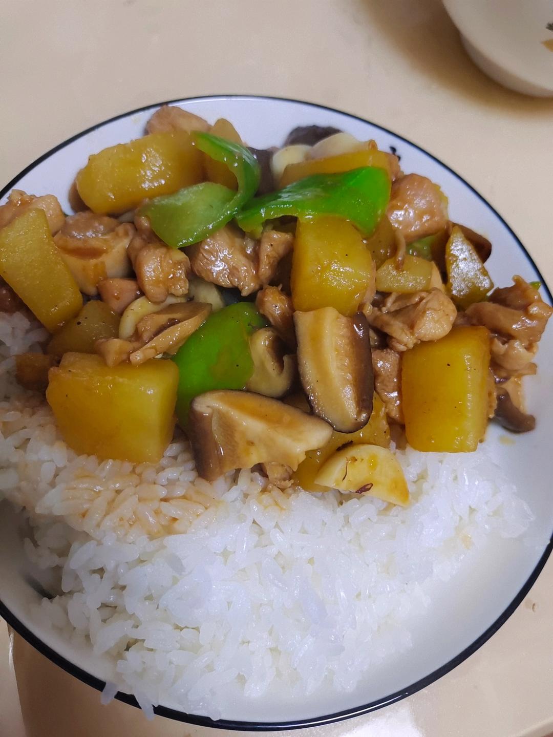 好吃到原地爆炸的黄焖鸡