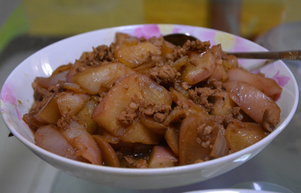 肉沫烧小萝卜