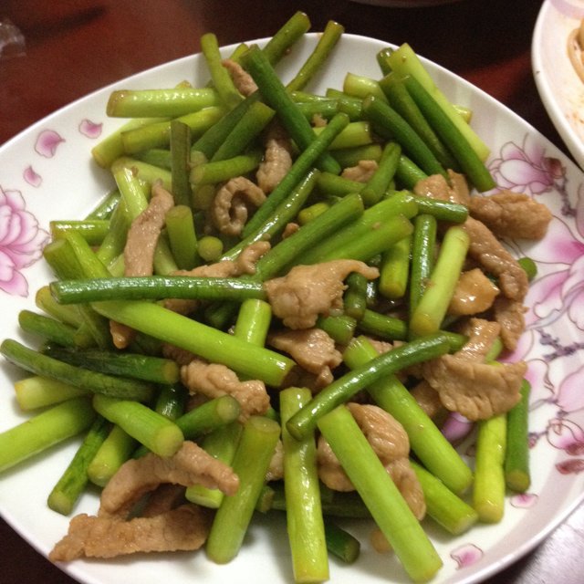 蒜苗炒肉丝