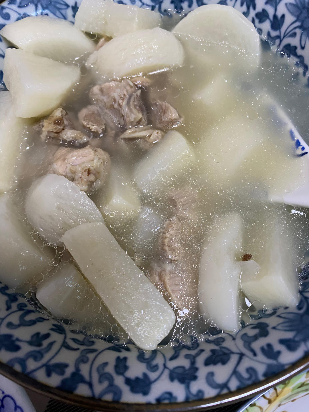 白萝卜排骨汤～～～食材简单但清甜好喝