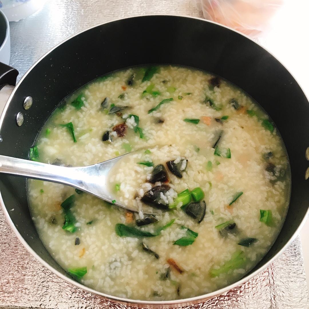 妈妈👩教我做的皮蛋瘦肉粥🥣简单快捷美味😋