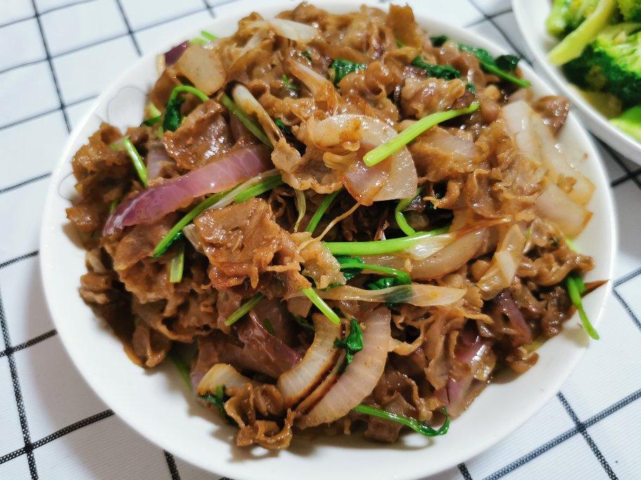 洋葱爆炒肥牛片