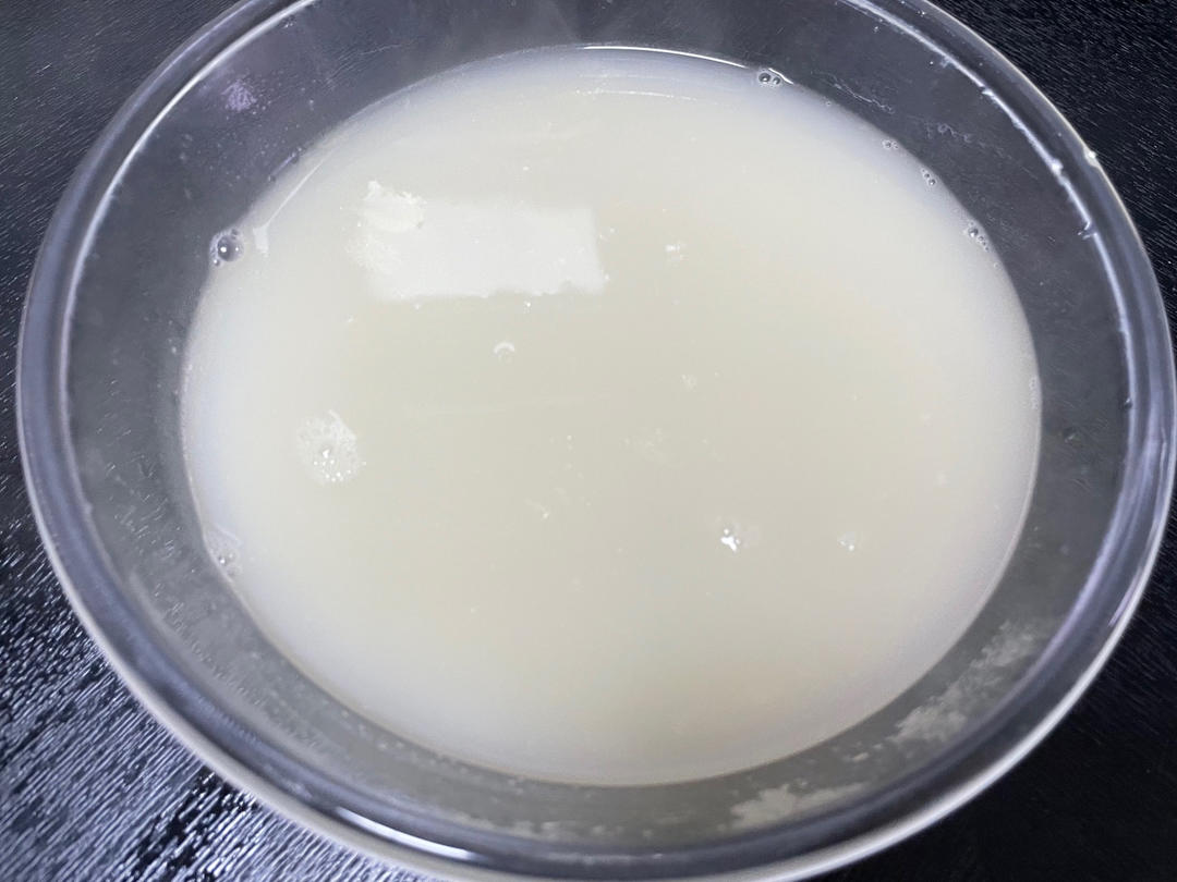 鲜浓鱼汤鲤鱼汤（鲫鱼汤）