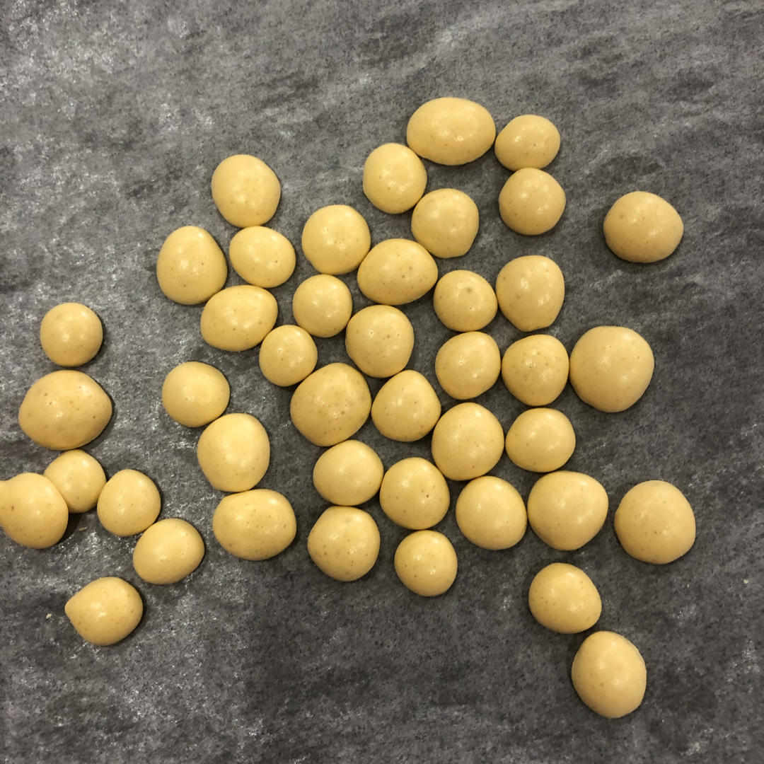 入口即化的无添加蛋黄溶豆