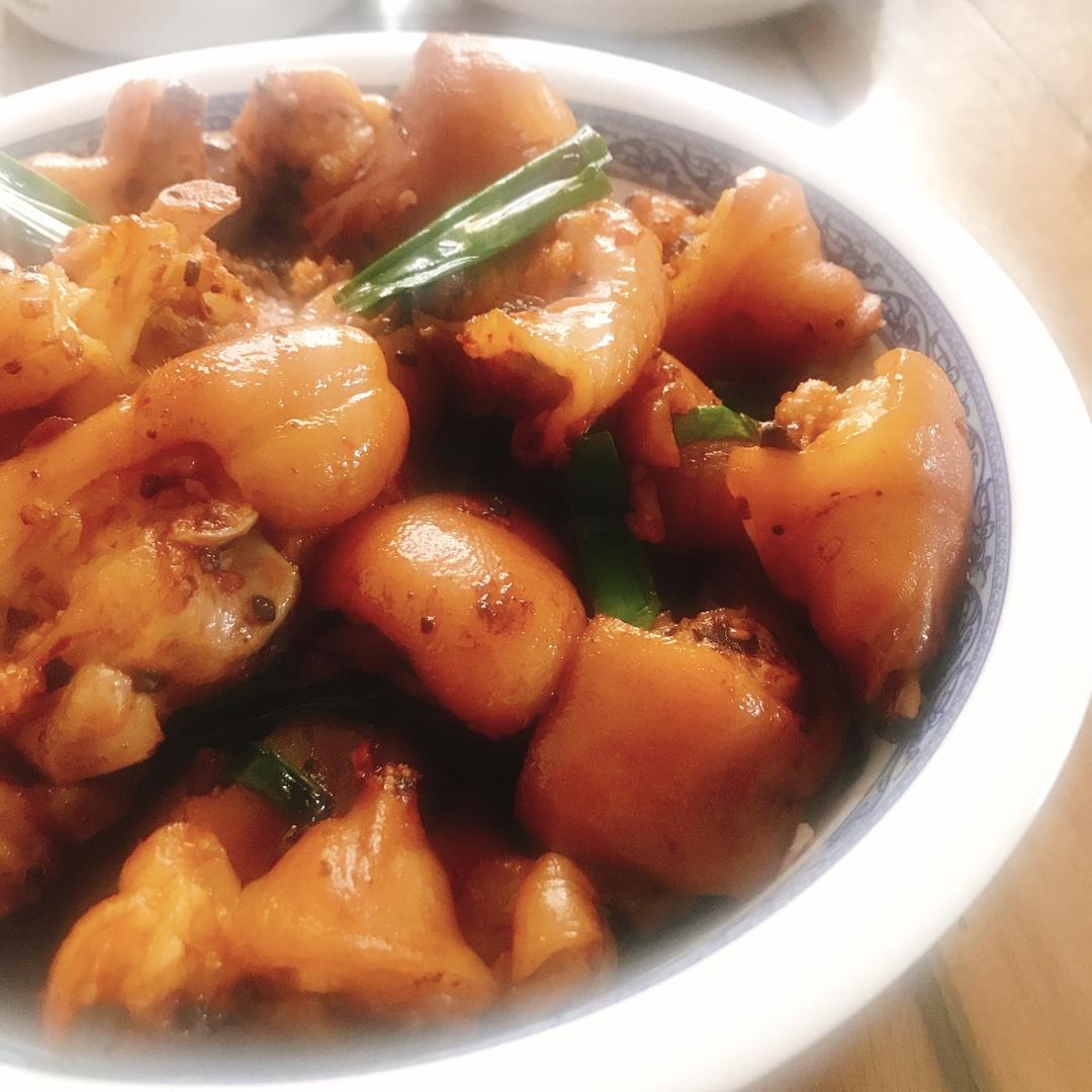 【回锅香辣猪蹄】