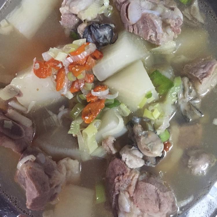 排骨萝卜牡蛎汤