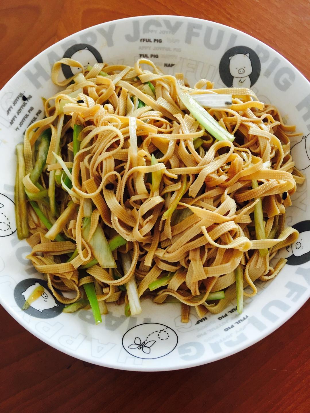 葱拌豆腐丝的做法