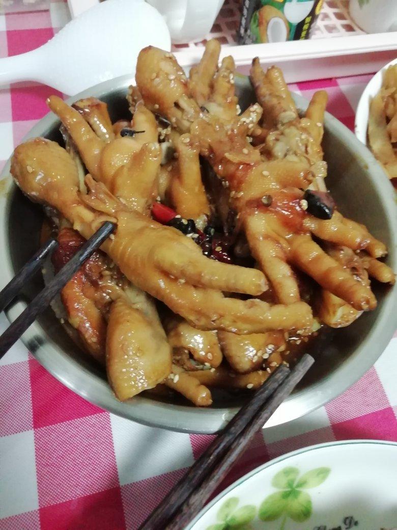 红烧鸡爪子