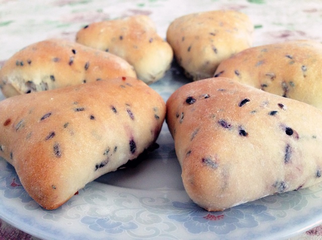 黑芝麻干酪面包