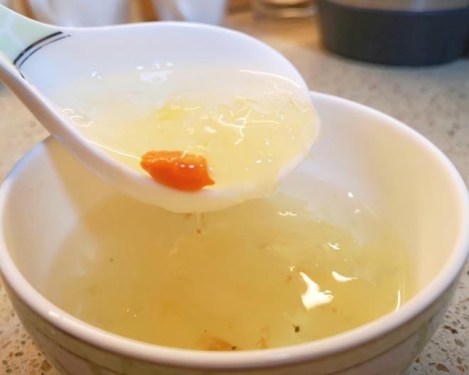 雪燕桃胶皂角米银耳汤的做法