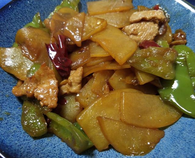 14.青椒土豆片和辣子鸡丁炸鸡翅的做法