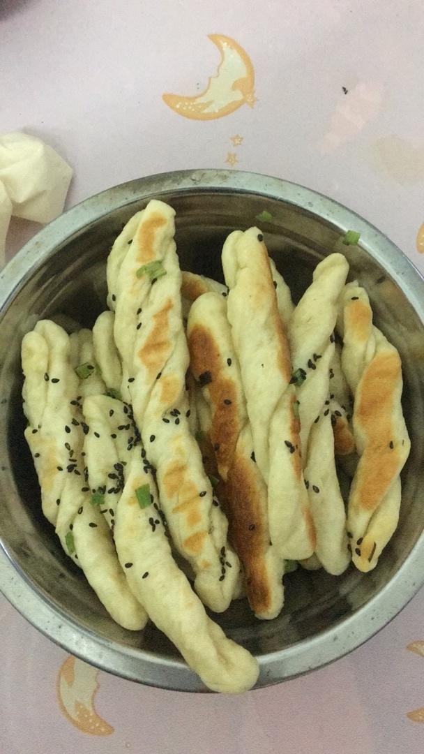 简单快手早餐美食~生煎小花卷