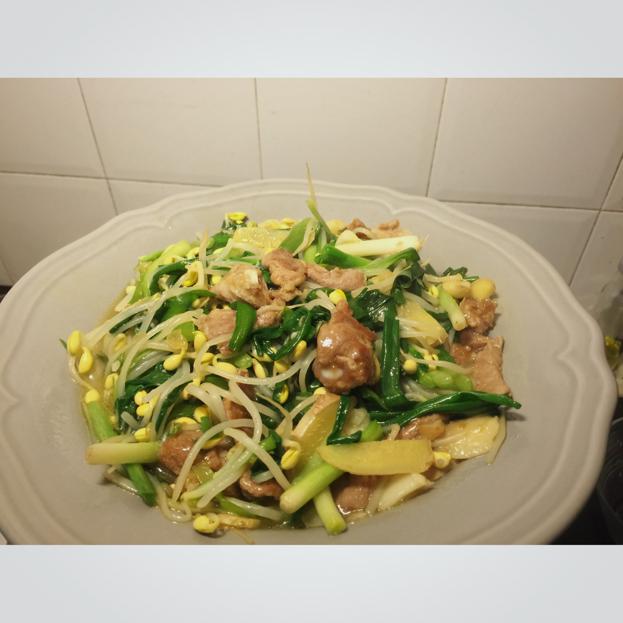韭菜豆芽炒肉