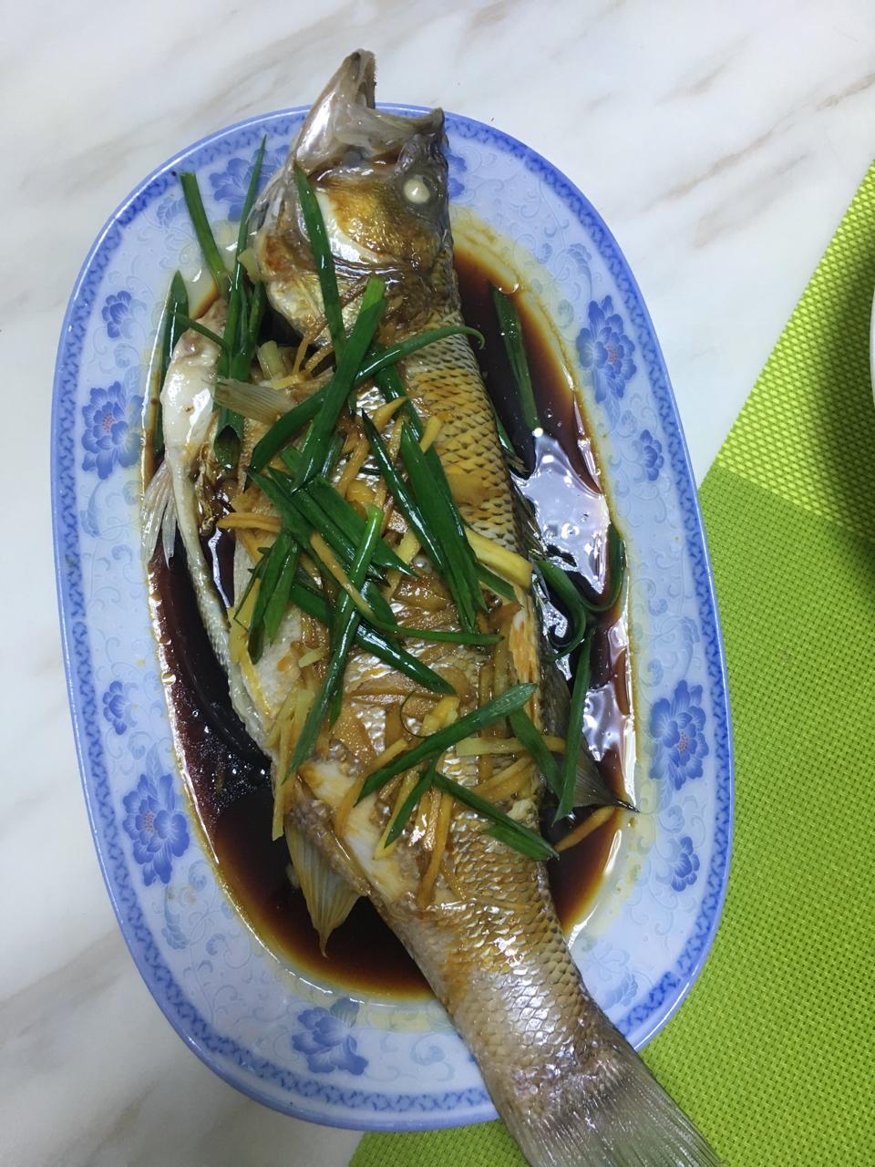 蒸鲈鱼