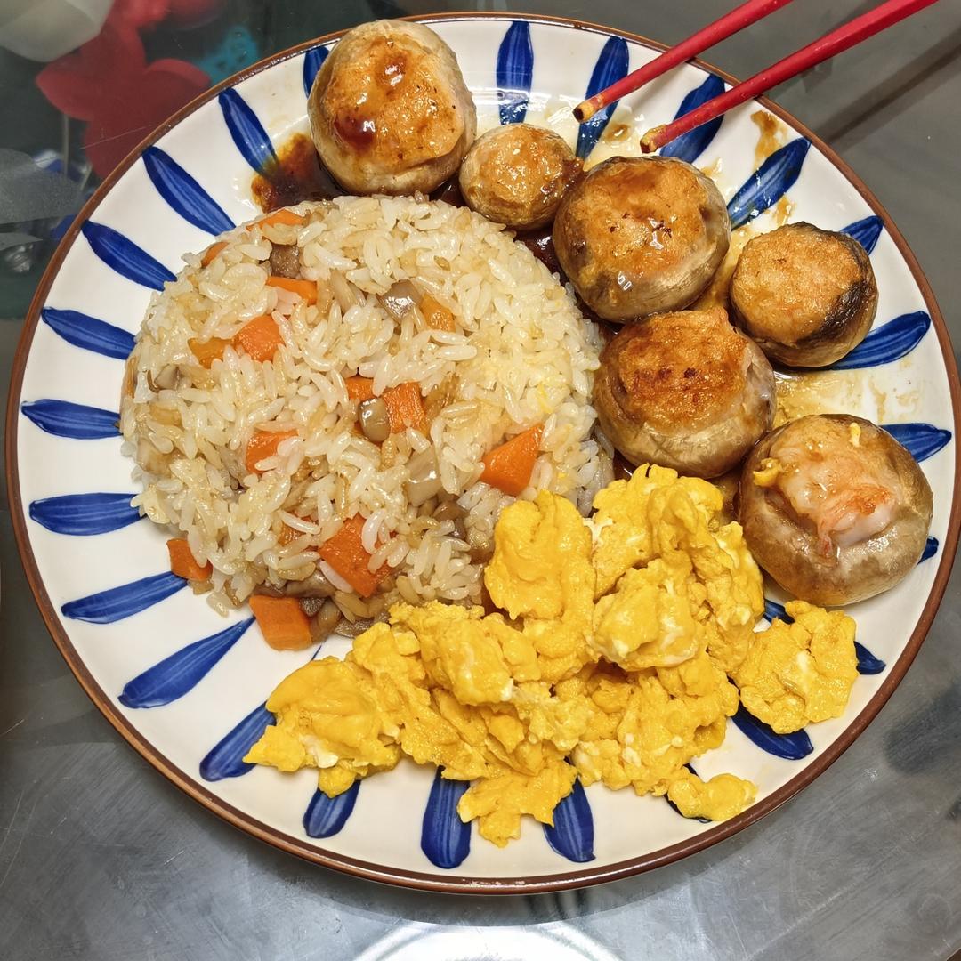 一口爆汁的虾滑酿口蘑