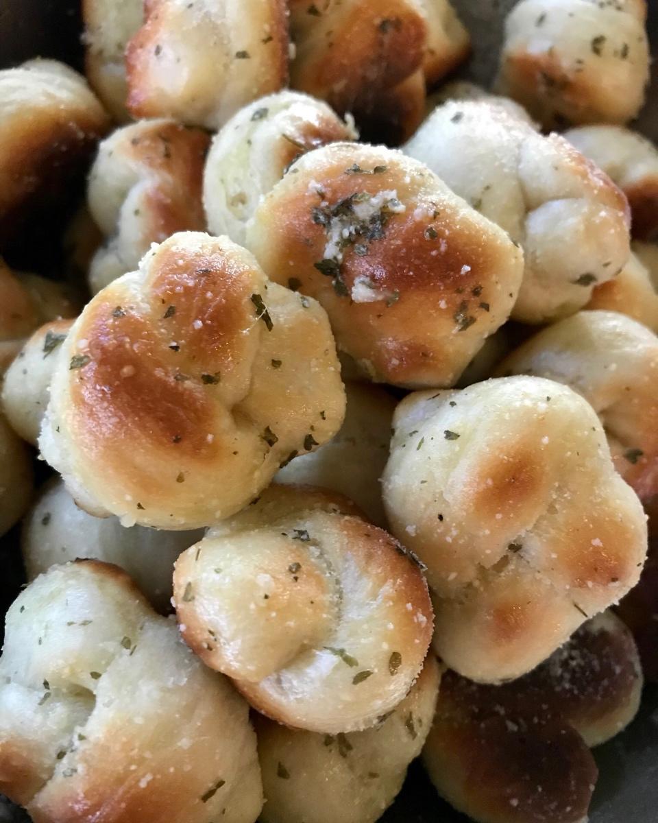 Garlic knots