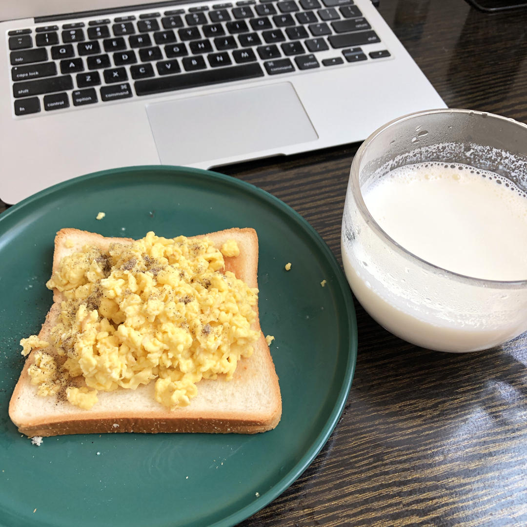 快手早餐-牛奶滑蛋