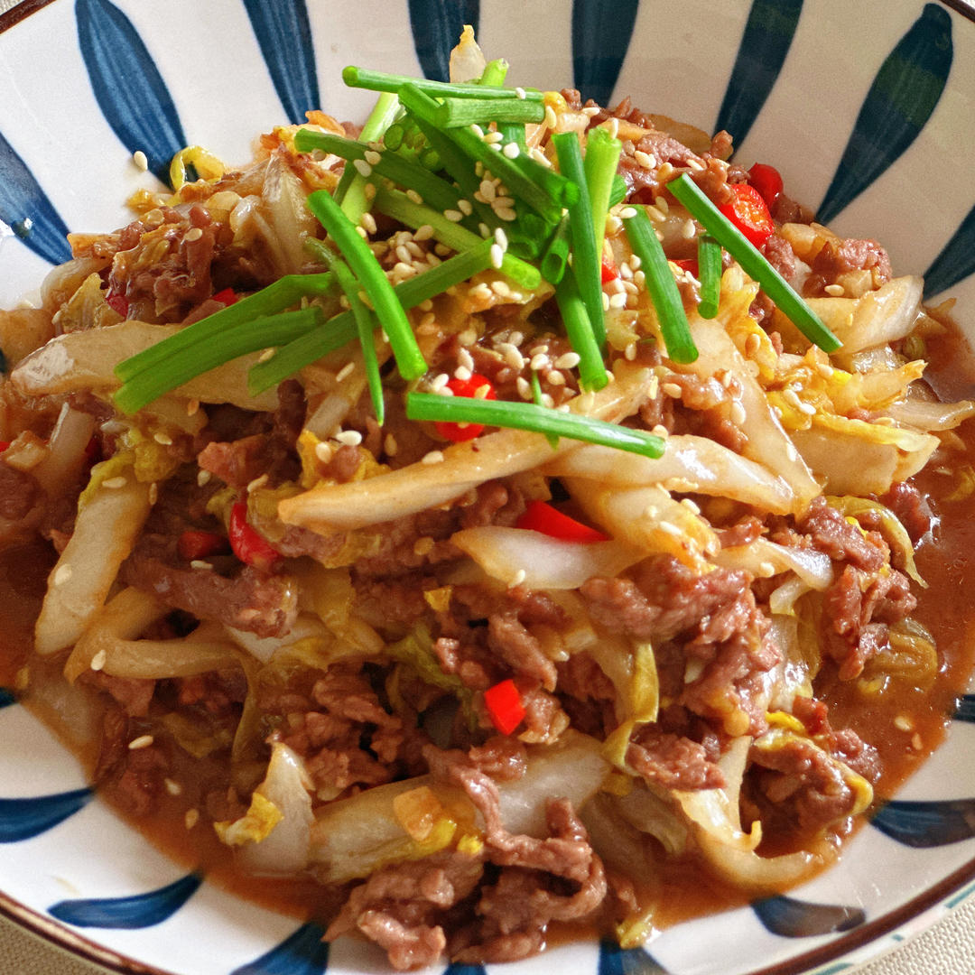 下饭神器又来了，试试这道白菜梗炒牛肉！！