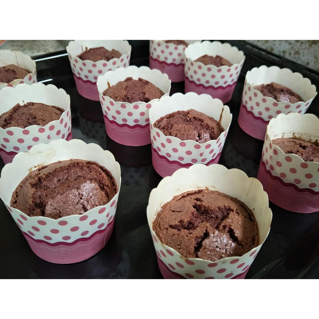 经典红丝绒杯子蛋糕（red velvet cupcake）