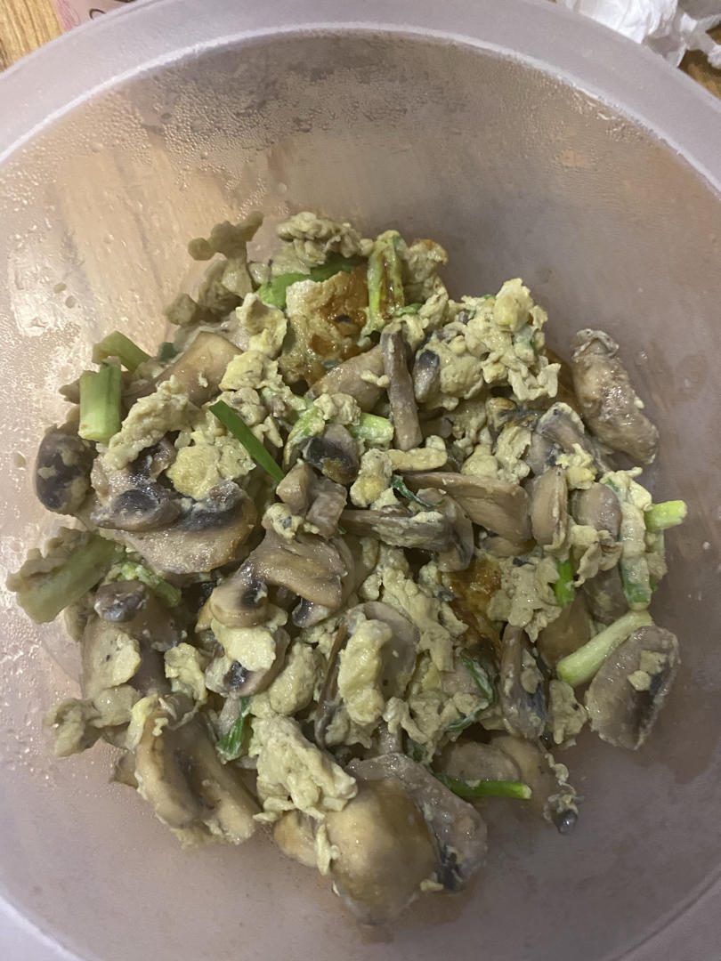 简单美味的白蘑菇炒鸡蛋