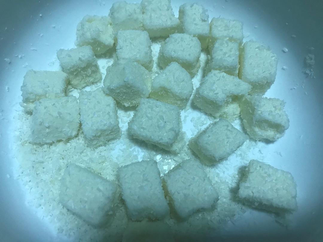 椰丝牛奶小方糕
