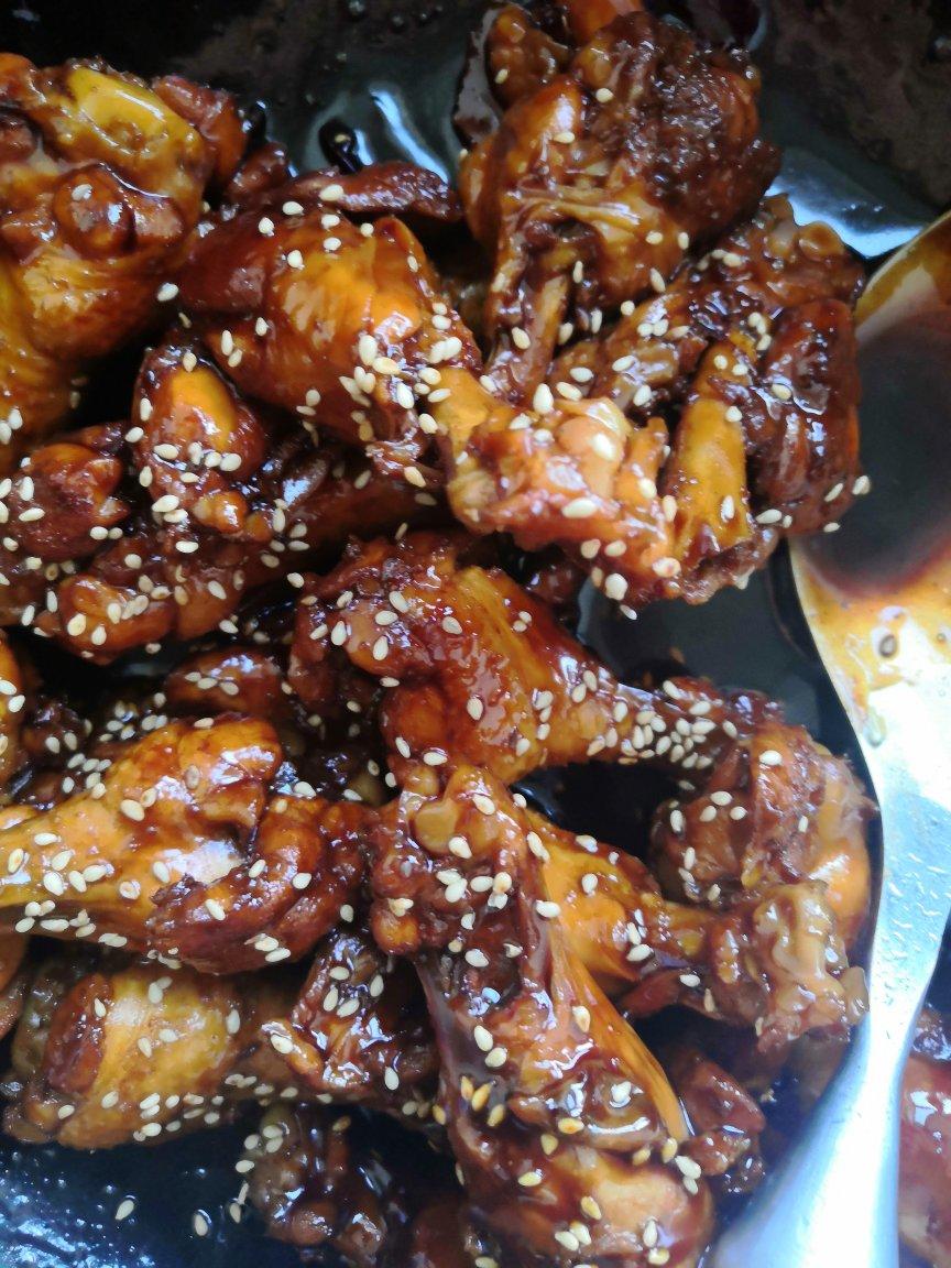 红烧翅根又称蜜汁鸡翅