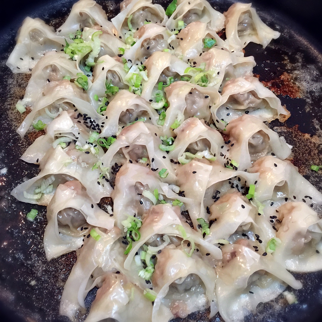 独居食趣-生煎小馄饨