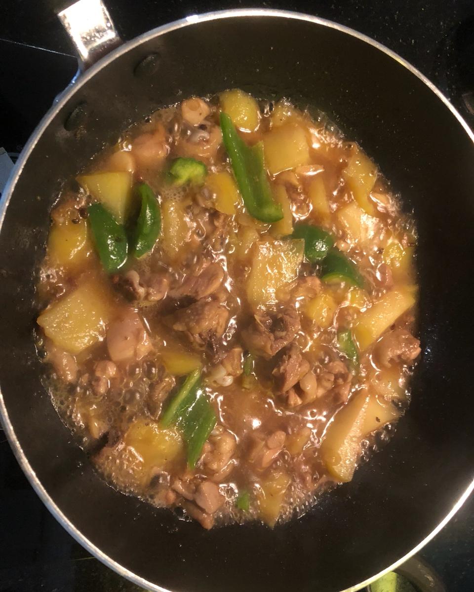 黄焖鸡腿炖土豆