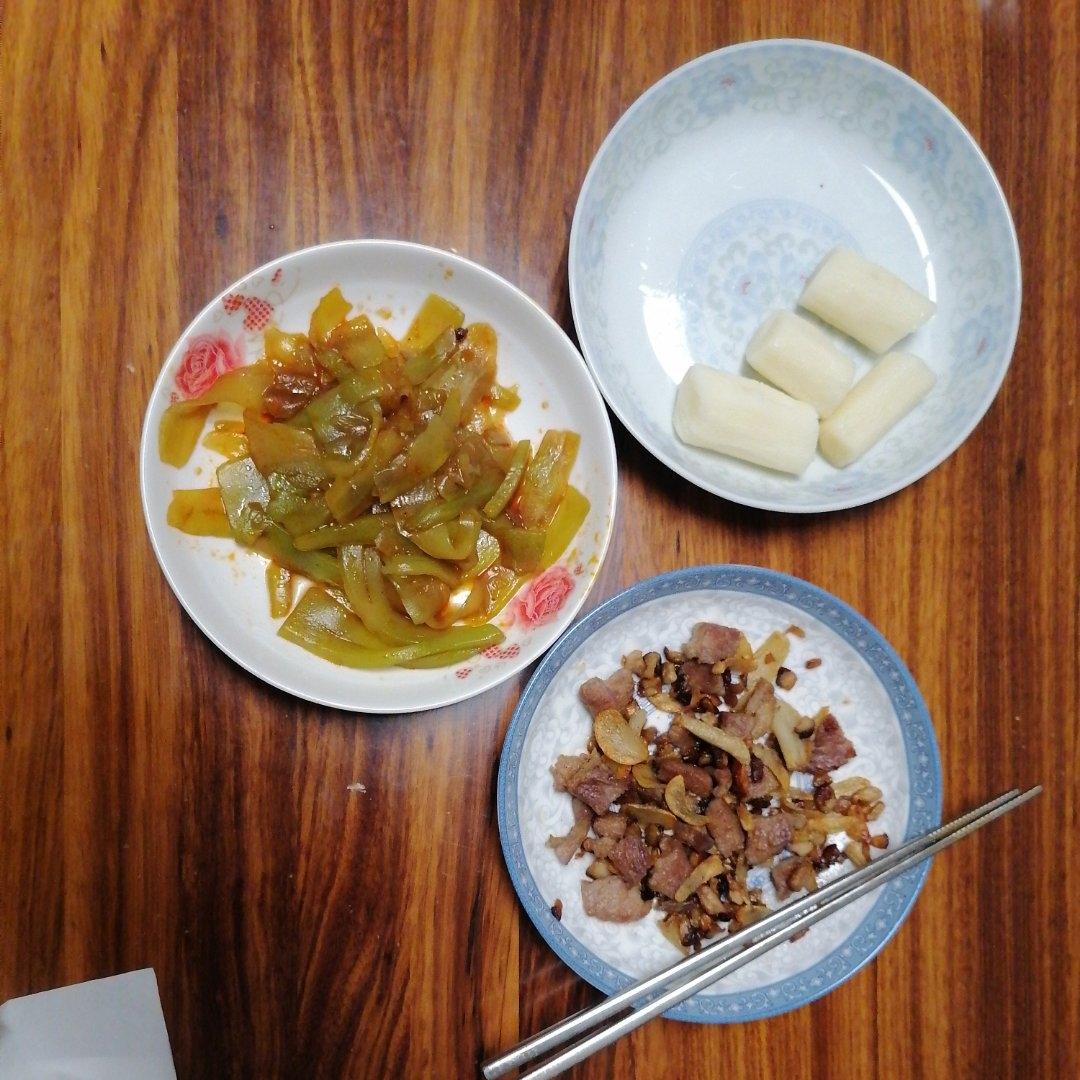 蒜香口蘑牛肉粒