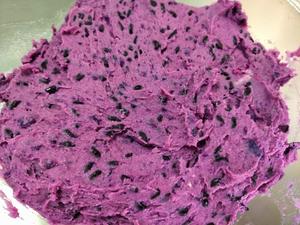 紫薯软欧(黑米紫薯馅儿)超好吃～的做法 步骤6