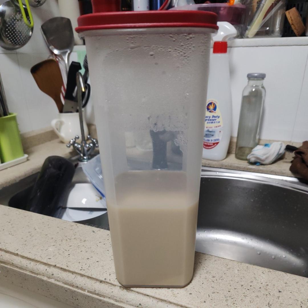 一杯醇香清新泰式奶绿