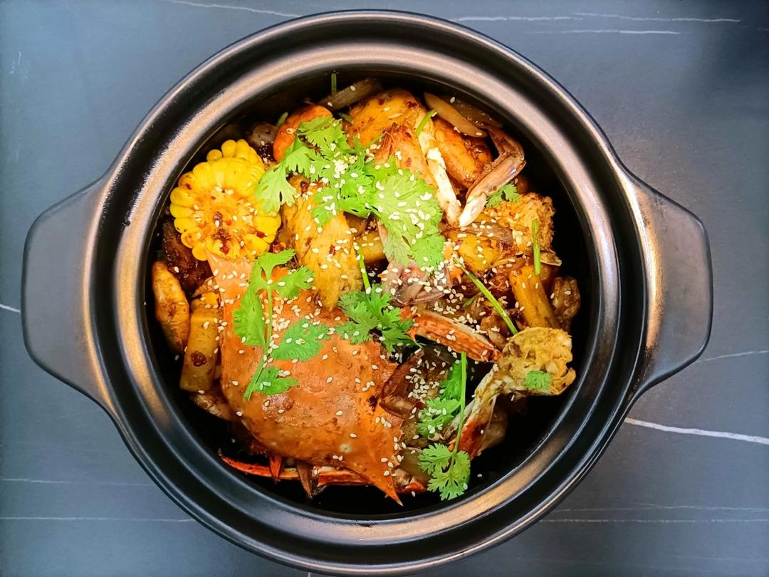 在家做虾蟹煲，比饭店的还好吃，鲜美多汁