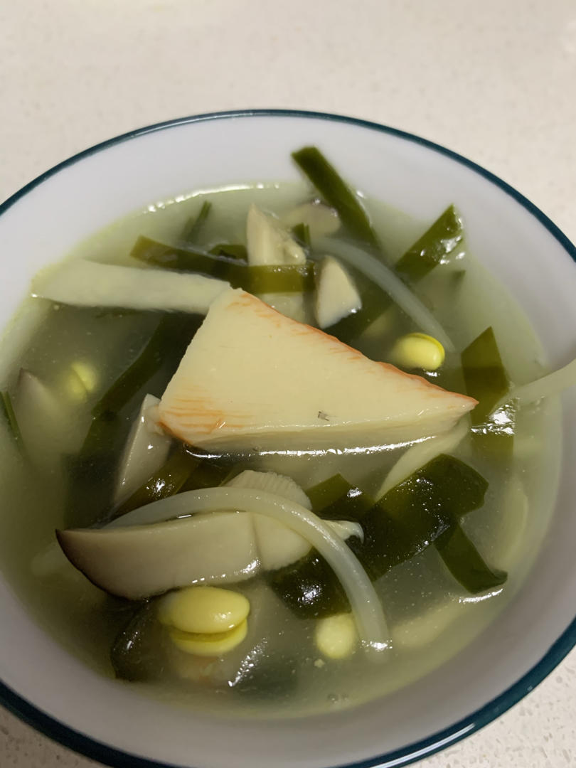 豆芽海带香菇肉丝汤