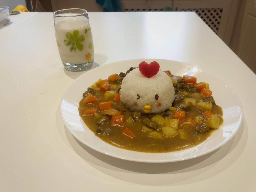 人见人爱花见花开🐤         三只小鸡日式咖喱饭