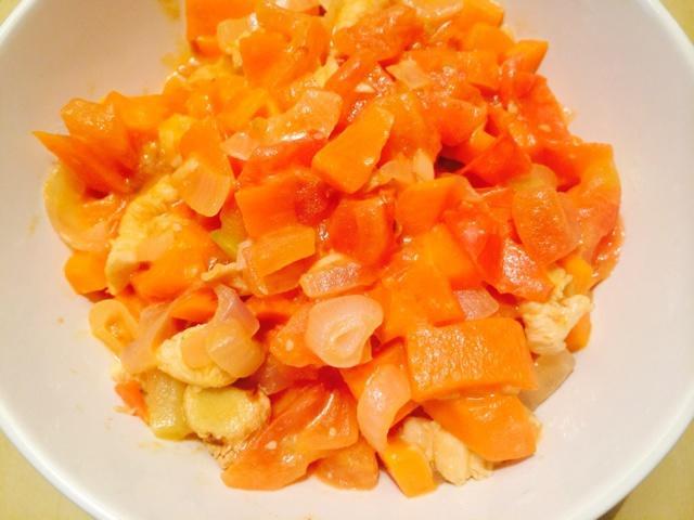 胡萝卜番茄鸡肉丁的做法