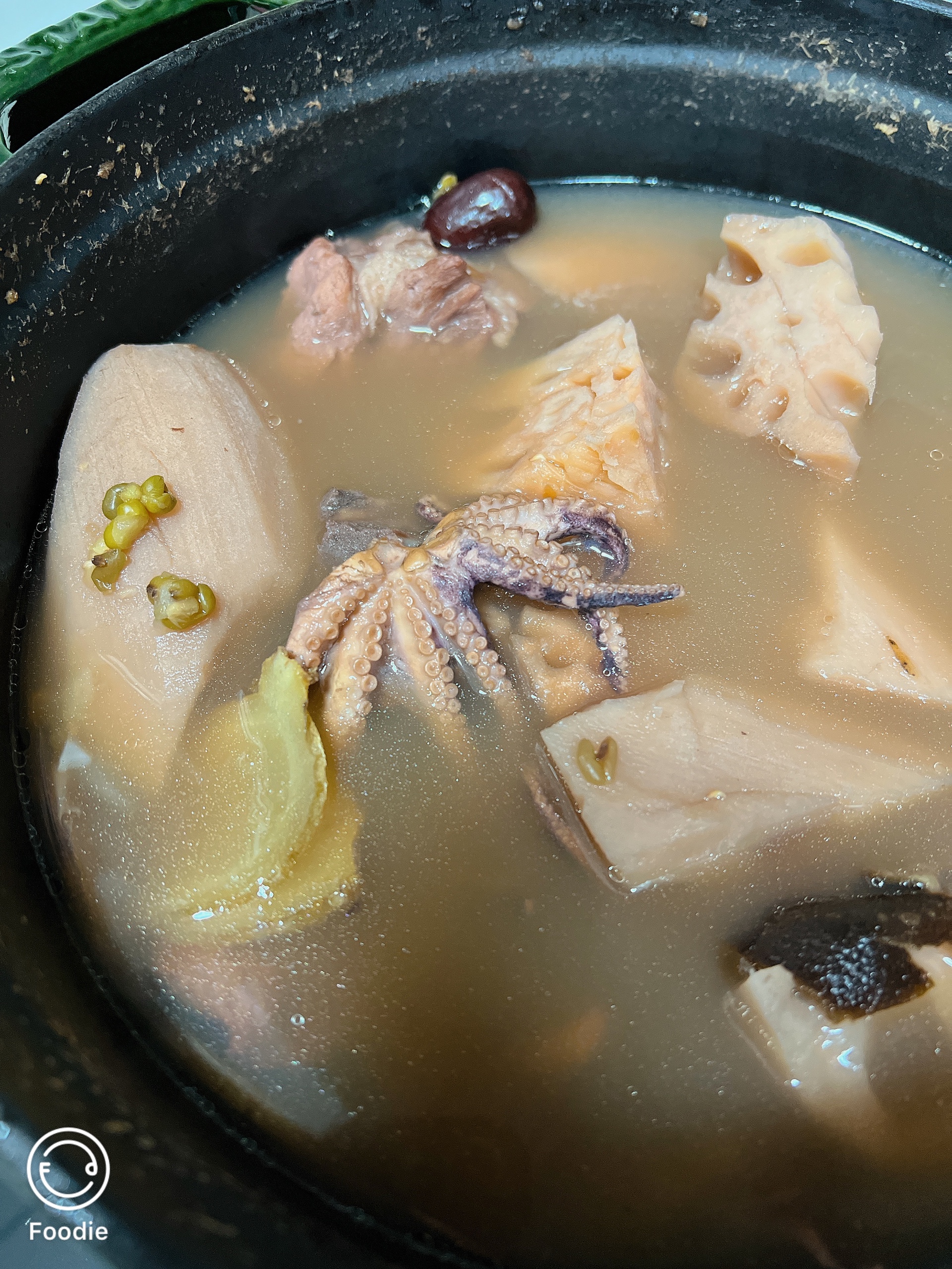 莲藕绿豆章鱼扇骨汤的做法