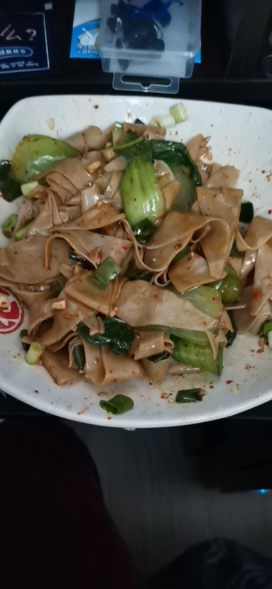 【油泼面】超级快手，好吃到炸裂😋