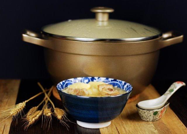 #拉歌蒂尼菜谱#味噌土豆肋排汤的做法