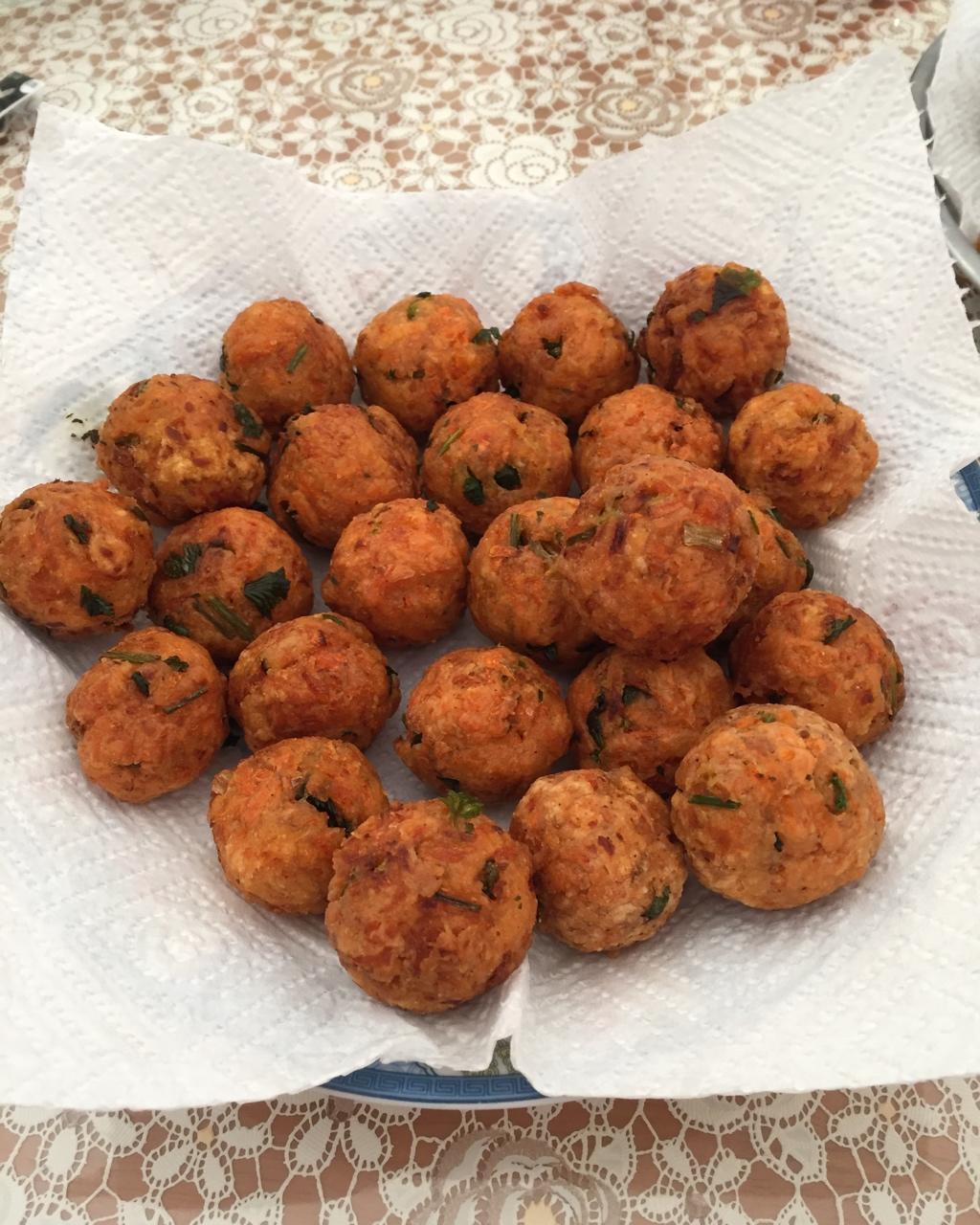 胡萝卜香菜素丸子