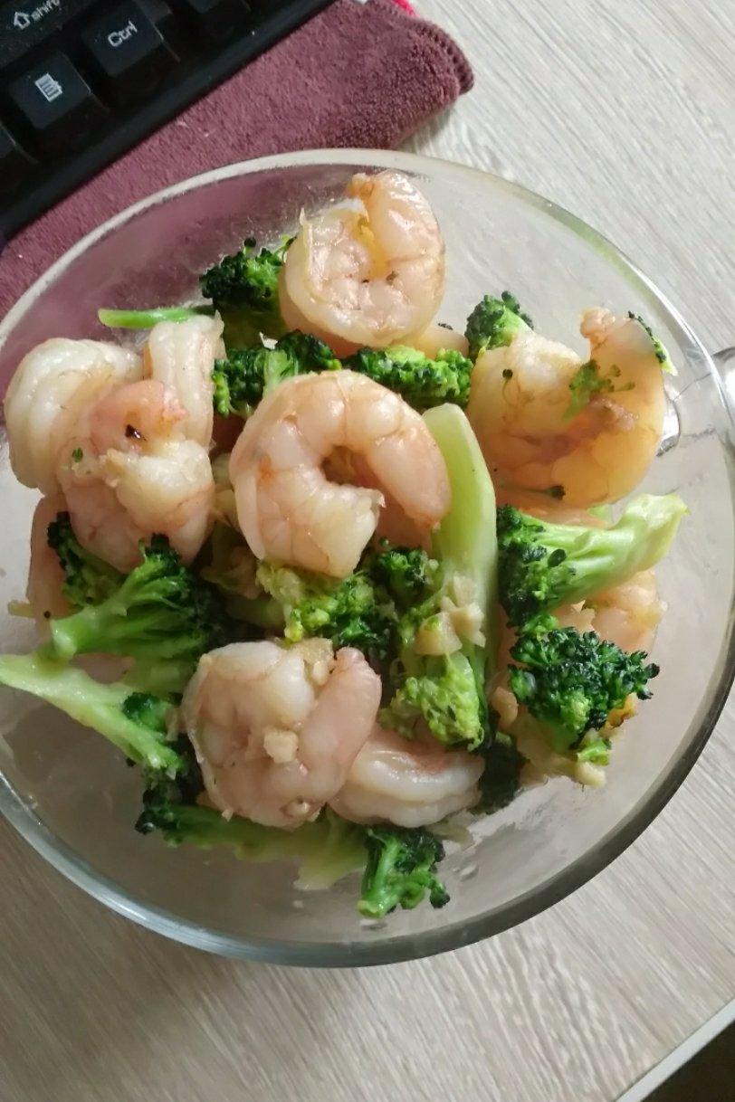 虾仁炒西兰花
