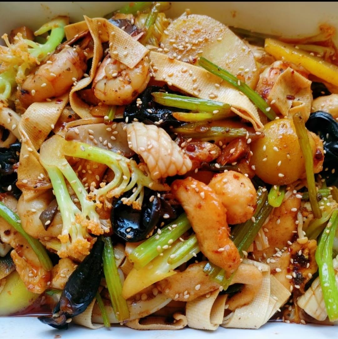 厨师长教你：“麻辣香锅”的正宗做法，看得口水直流 ！